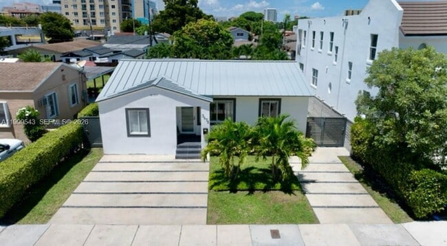 Building Photo - 3675 SW 26th St