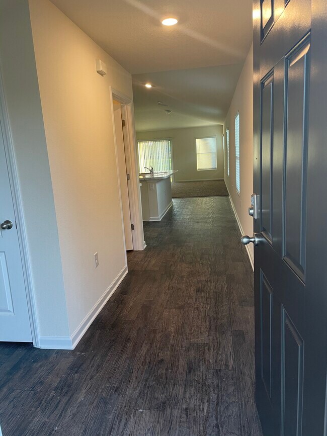 Building Photo - 8118 Meadow Walk Ln