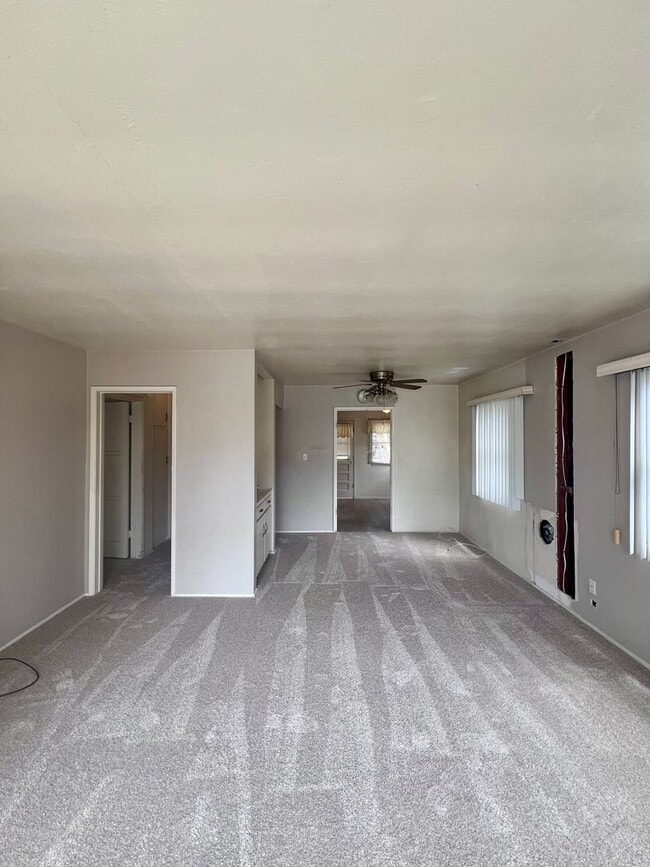 Foto del edificio - 1956 Pacific Beach Dr