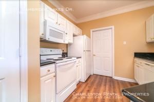 Building Photo - 1571 Cambridge Lakes Dr