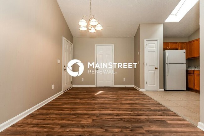 Foto del edificio - 3 Bedroom Pet-Friendly Home in Riverdale, GA with Main Street Renewal