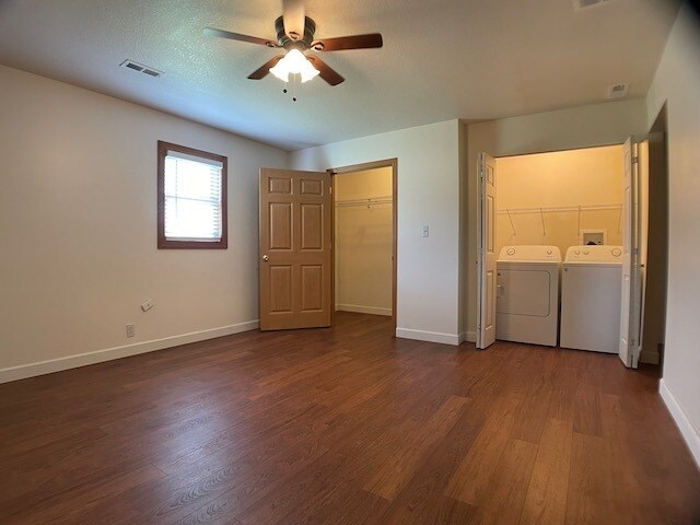 Building Photo - Duplex in Far North Peoria