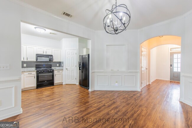 Foto del edificio - 4922 Sherwood Way