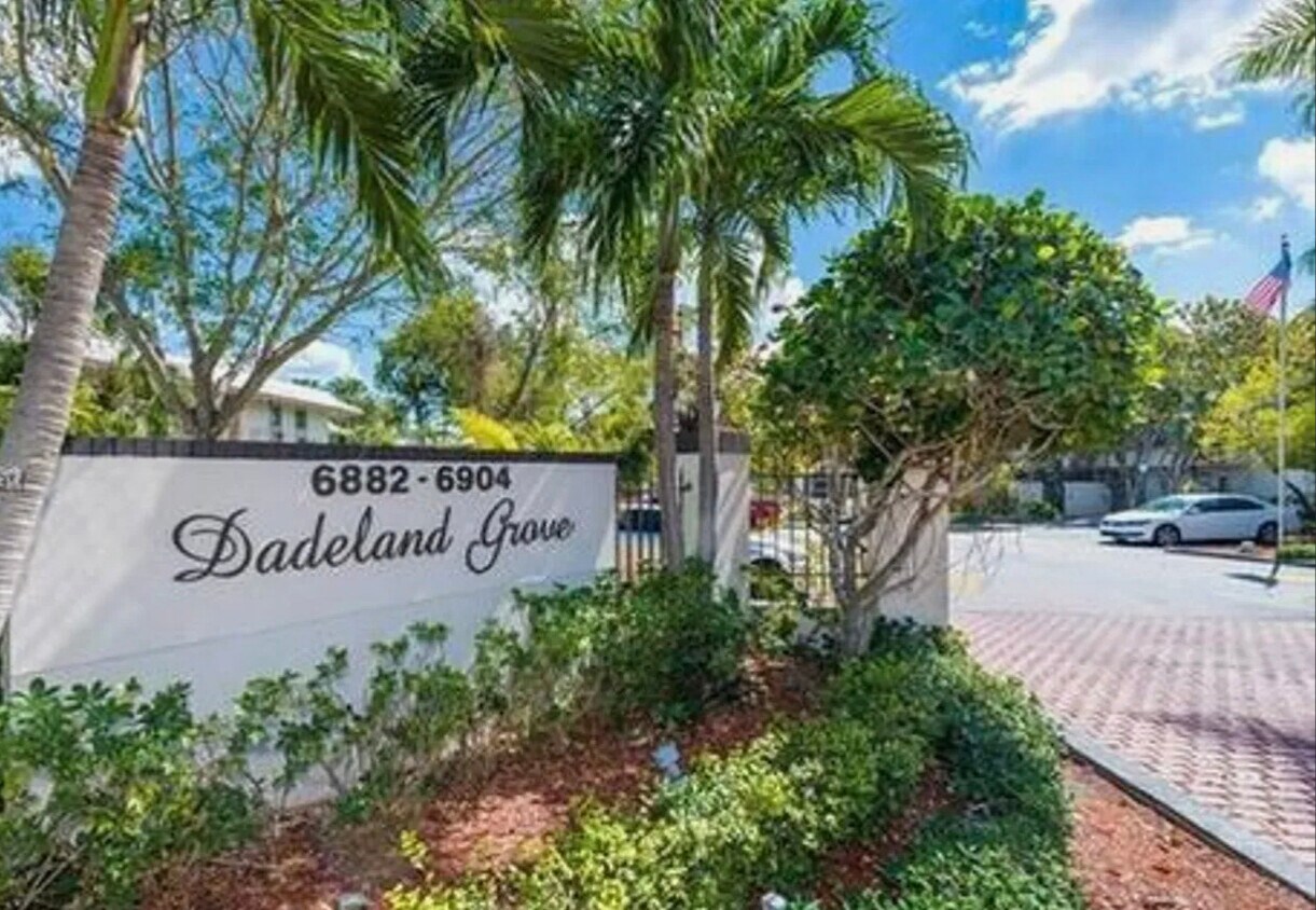 Pinecrest location condominium - 6904 N Kendall Dr