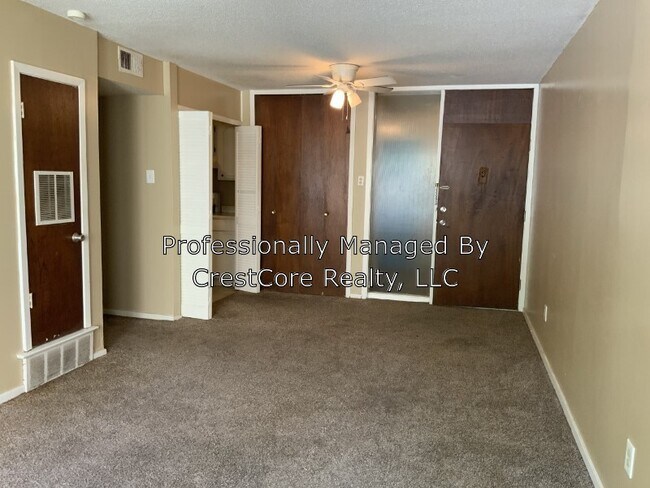 Building Photo - 818 N Highland Ave