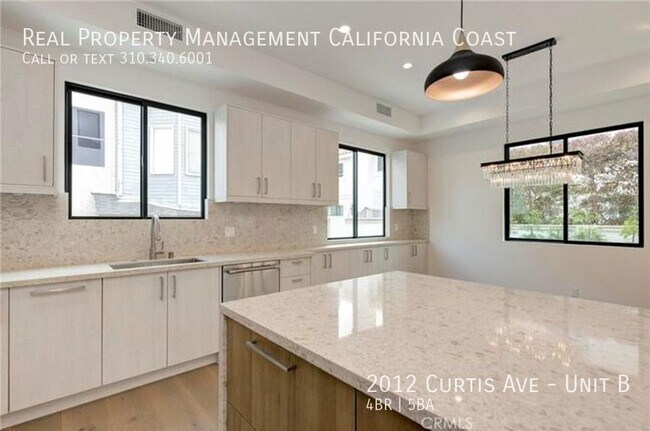 Building Photo - Stellar New Townhouse 4 Bedrooms 4.5 Bathr...