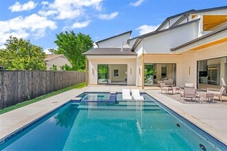 Building Photo - 3932 Cortez Dr