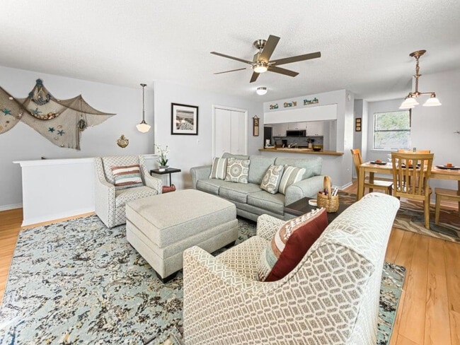 Foto del edificio - 113 N Myrtle Dr