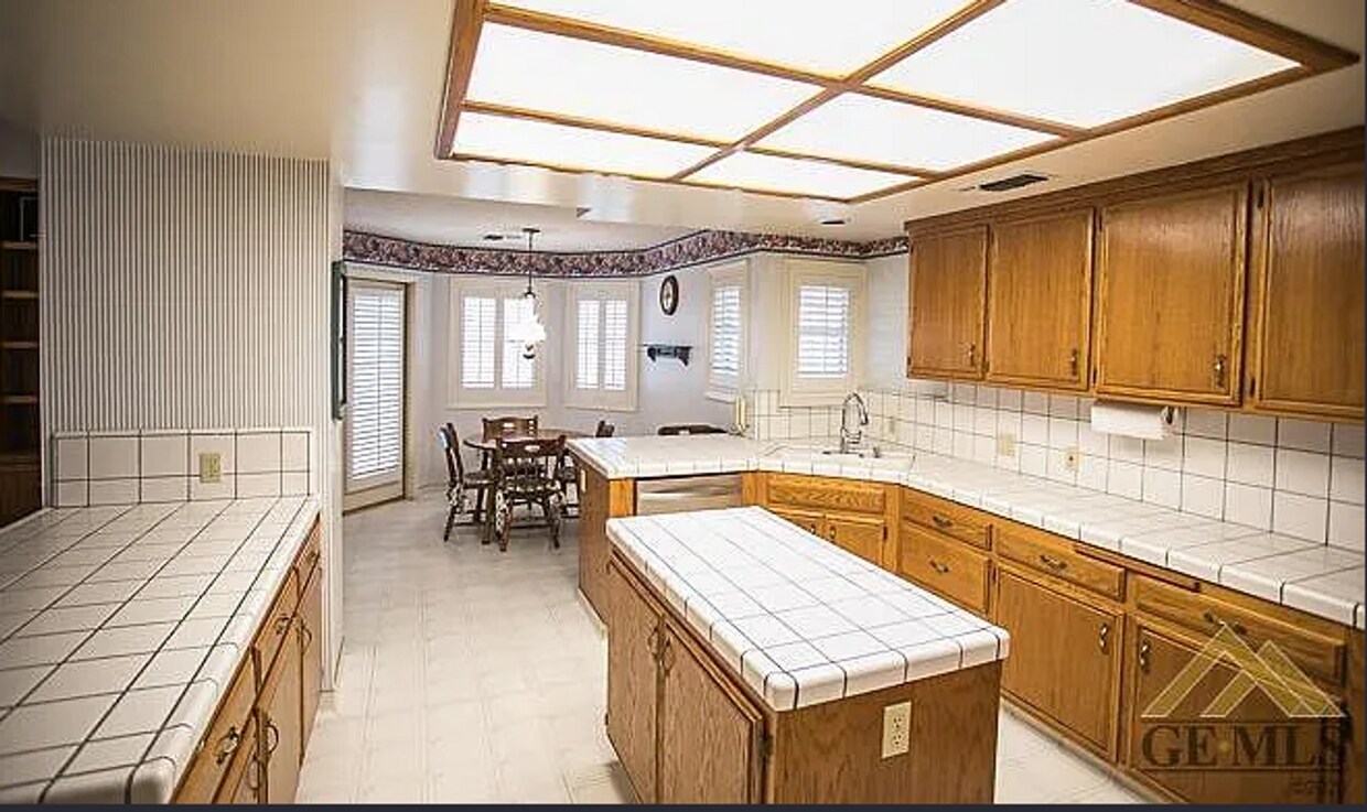 Foto del edificio - Coming Soon!