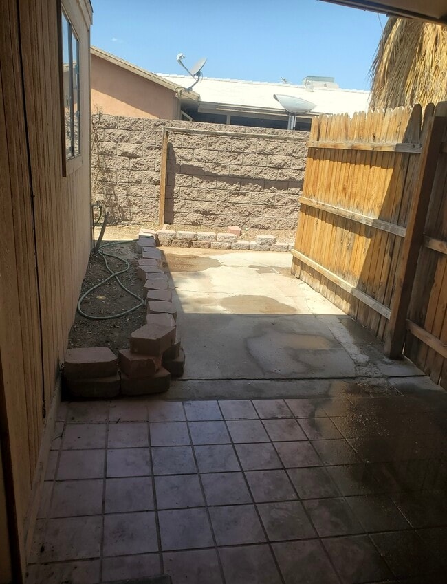 Secluded outdoor area - 5055 Arvada Way