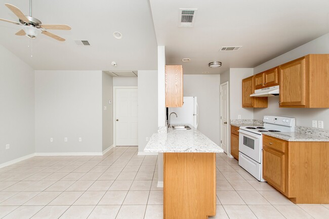 Foto del edificio - 48289 Alack Ln