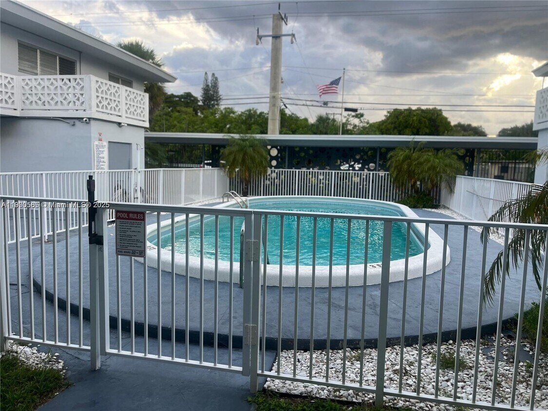 Foto principal - 12665 NE 16th Ave