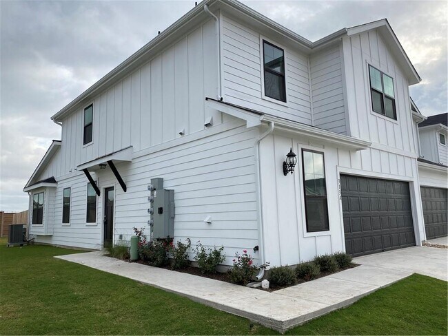Building Photo - 313 Fieldwood Dr