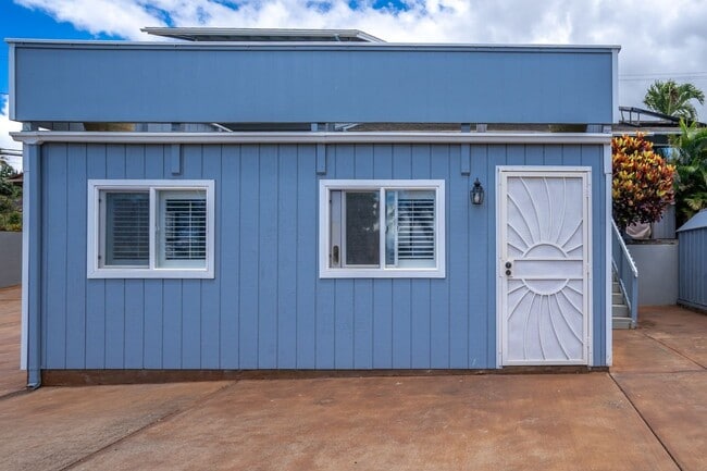 Building Photo - 312 Hiolani St
