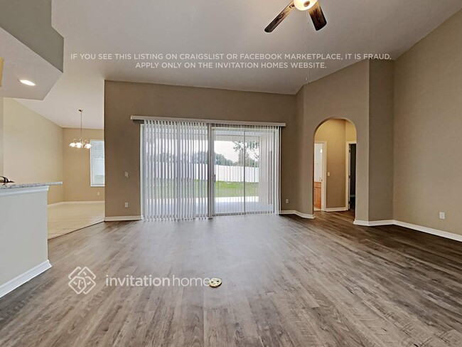 Foto del edificio - 341 Oak Springs Dr