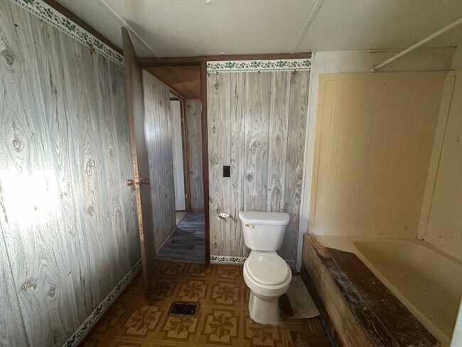 Foto del edificio - 450 Harmon Ln