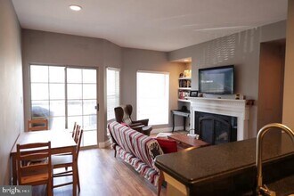 Building Photo - 3920 Penderview Dr