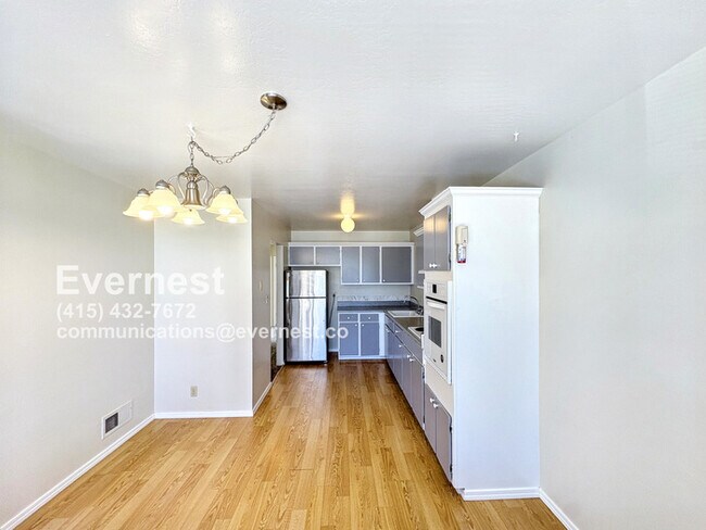 Foto del edificio - Spacious 2-Bed, 2-Bath Single-Family Home ...