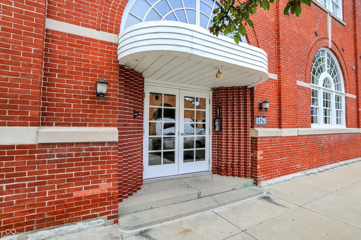 Primary Photo - 1529 Alabama St