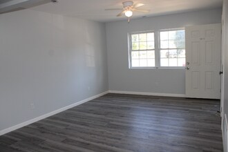 Building Photo - 1613 S Green River Rd