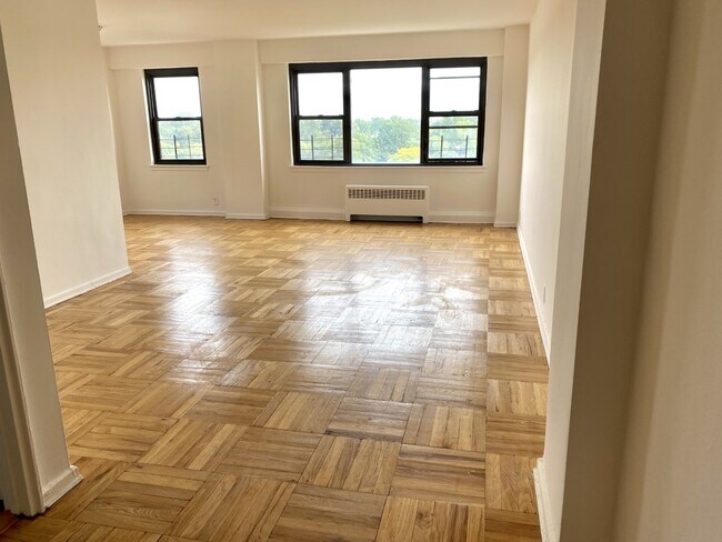 Foto del edificio - 333 Pelham Rd