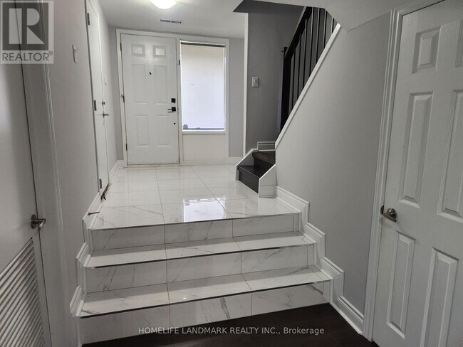 Photo du bâtiment - 7-107 Poplar Crescent