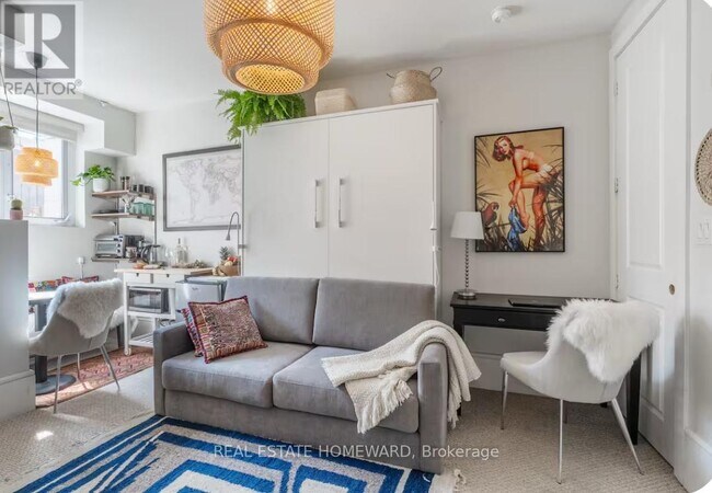 Photo du bâtiment - 336 Davenport Rd