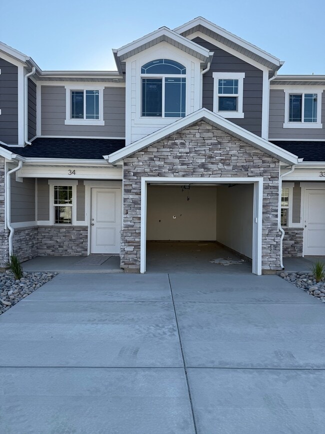 Building Photo - 2070 N 325 E