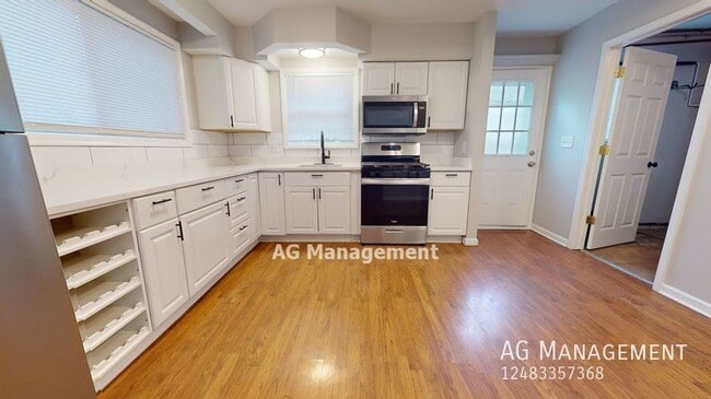 Building Photo - 4679 McKinley St - Beautifully Updated 3Be...