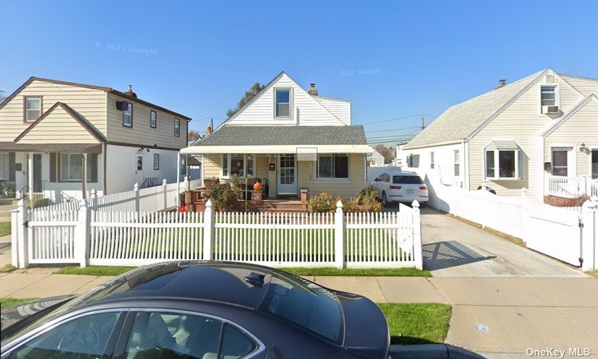 Primary Photo - 15 Robert Ave