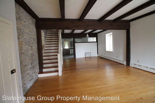 Building Photo - 13-15 S Millbach Rd