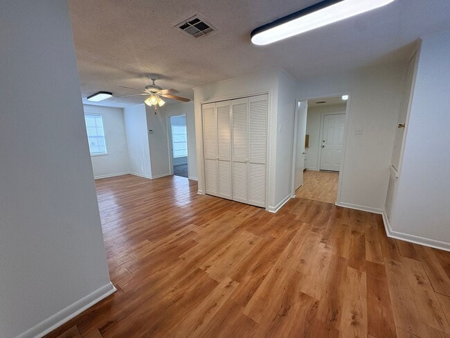 Foto del edificio - 2710 Hodges St