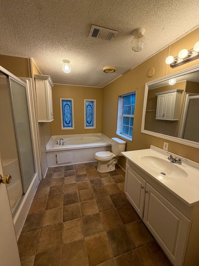 Foto del edificio - 1669 Pickens Cir