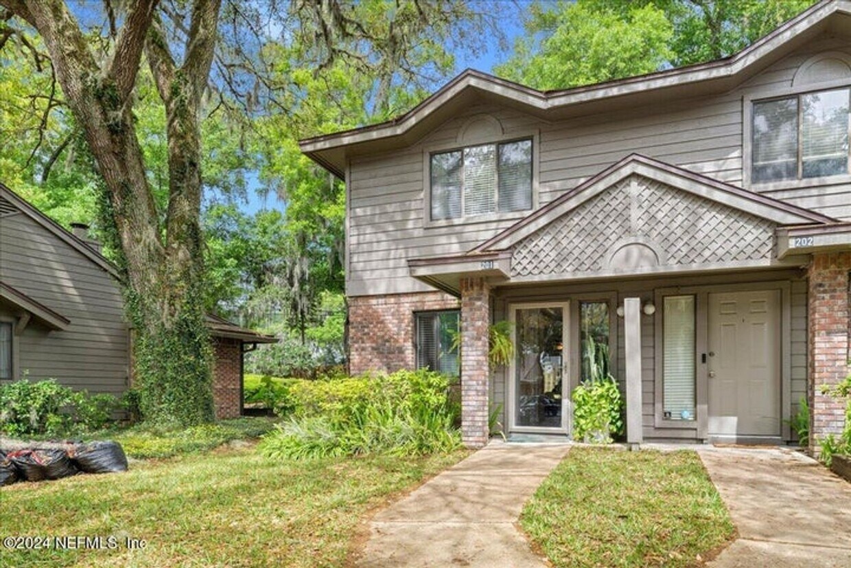 Foto principal - 1909 University Blvd S