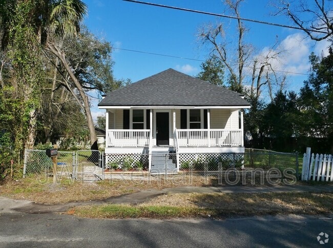 Building Photo - 3013 Dignan St