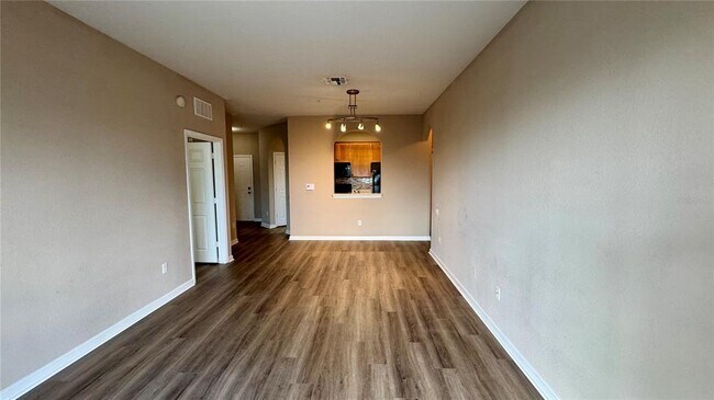 Foto del edificio - 3332 Robert Trent Jones Dr