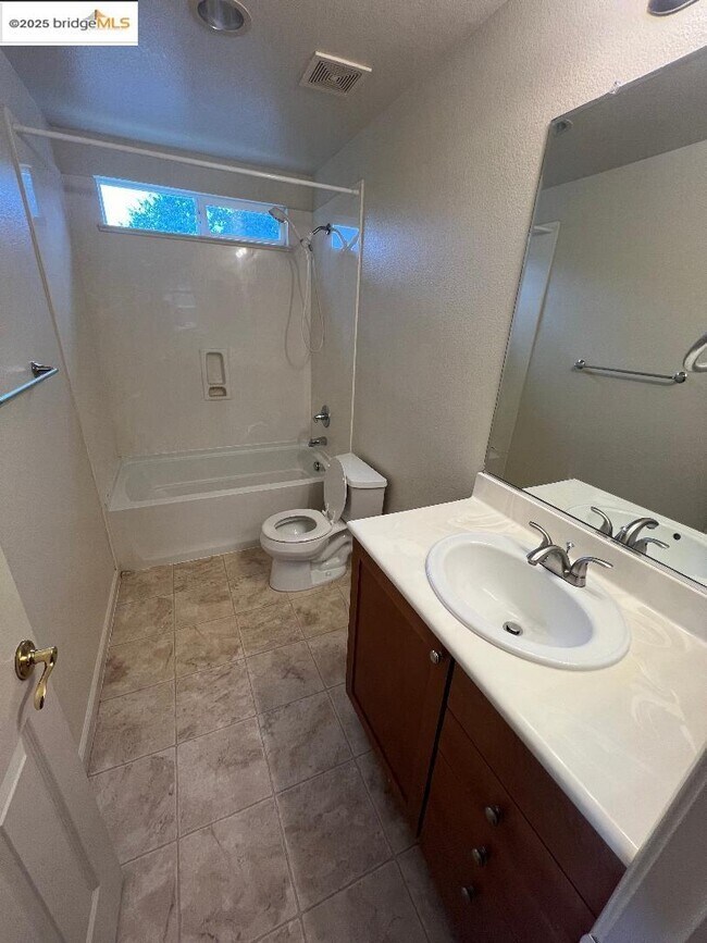 Building Photo - 201 Whimbrel Cir