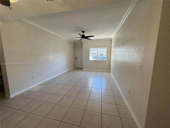 Foto del edificio - 3384 W 80th St