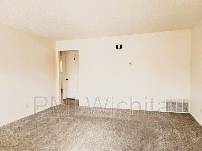 Foto del edificio - 1508 W Esthner Ave