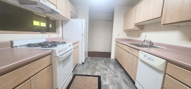 Building Photo - Hidden Gem in Kaimuki – 3 Bed, 2 Bath Home