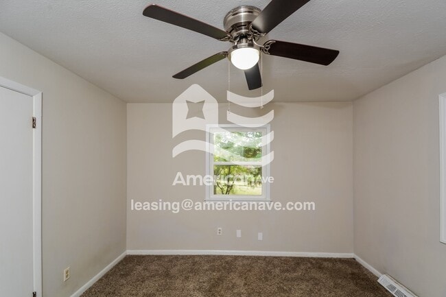 Building Photo - 4046 Village Dr