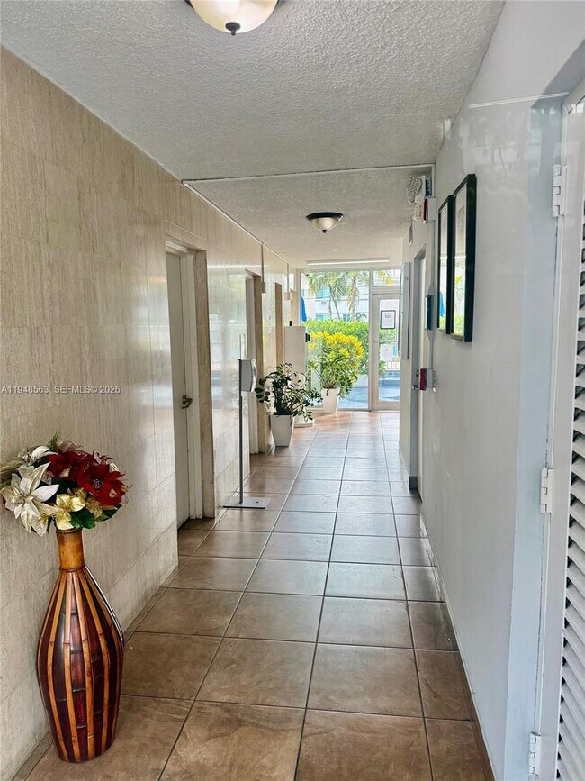 Foto del edificio - 1801 S Treasure Dr