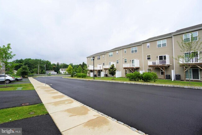 Building Photo - 1069 Chapman Cir