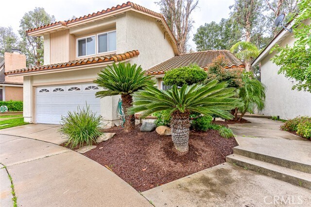 Building Photo - 4 Lucero E