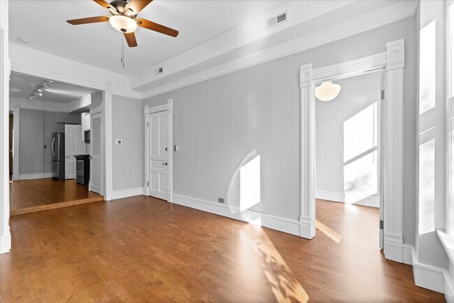 Foto del edificio - 1102 N Wolcott Ave