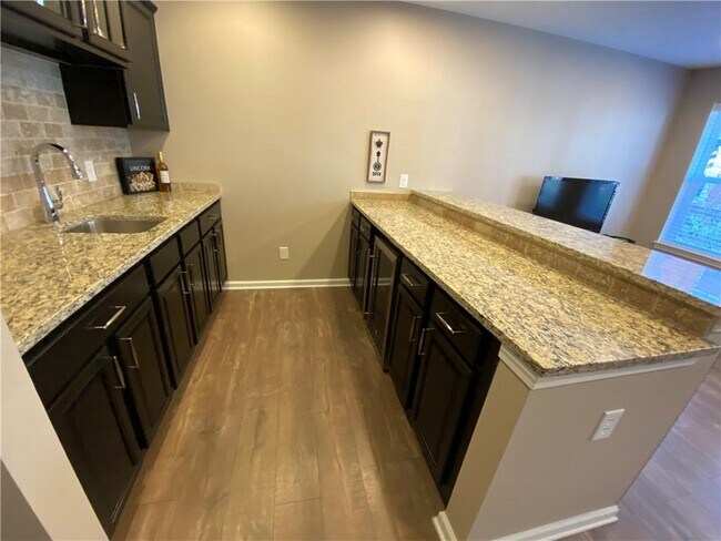 Foto del edificio - 9476 Oakley Dr