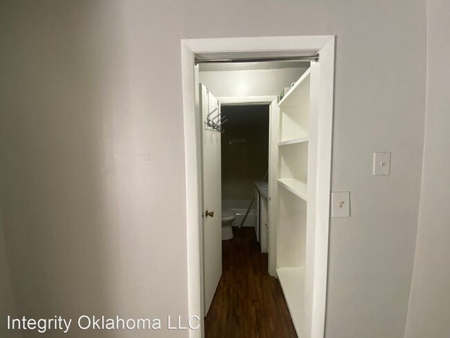 Building Photo - Studio, 1 bath House - 6310 Northwest 36th...