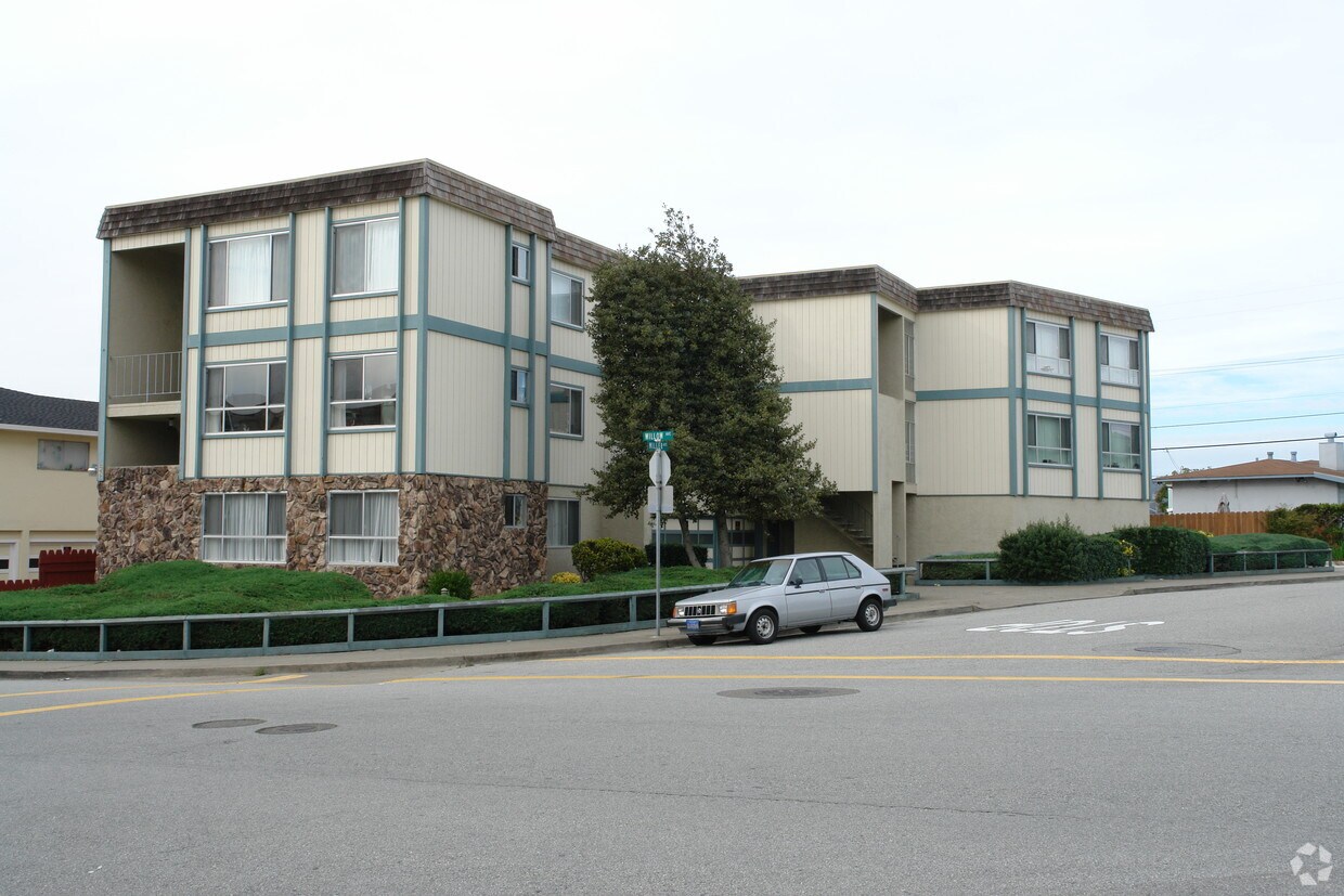 Building Photo - 245 Willow Ave