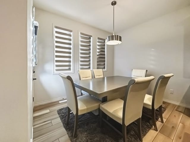 Photo du bâtiment - 3723-3742 42 Ave