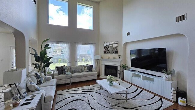 Building Photo - 702 Old Ravine Ct